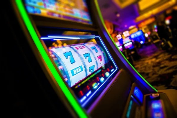 Boom City multiplier display showing live climb and cash-out mechanics